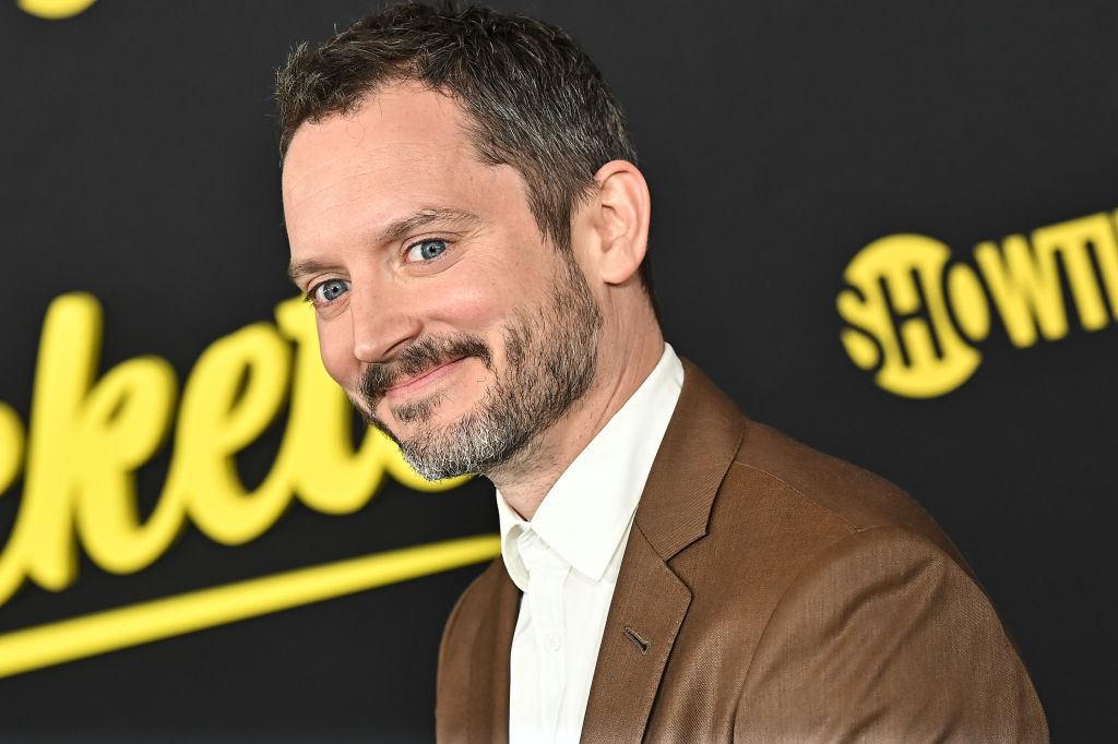 Elijah Wood produttore per il folk horror “Rabbit Trap” con protagonista Dev Patel