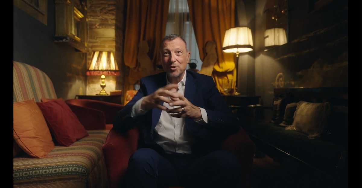 Enzo Tortora – Ho voglia di immaginarmi altrove, una clip in anteprima TvBlog