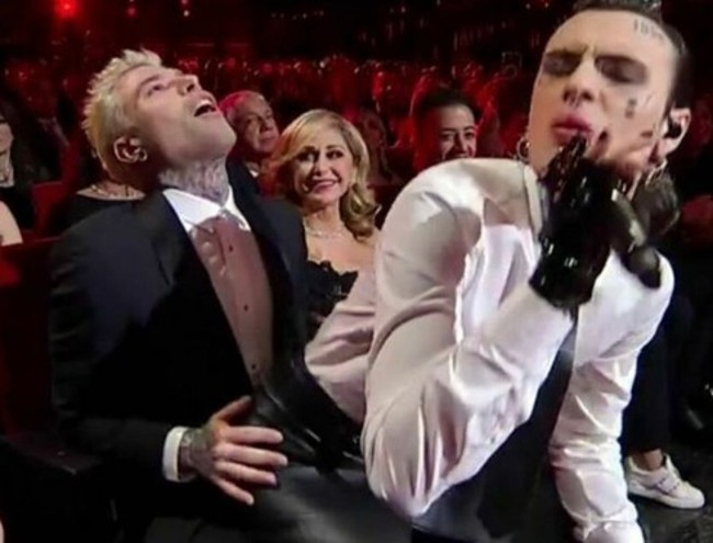 Fedez Rosa Chemical Sanremo 2023