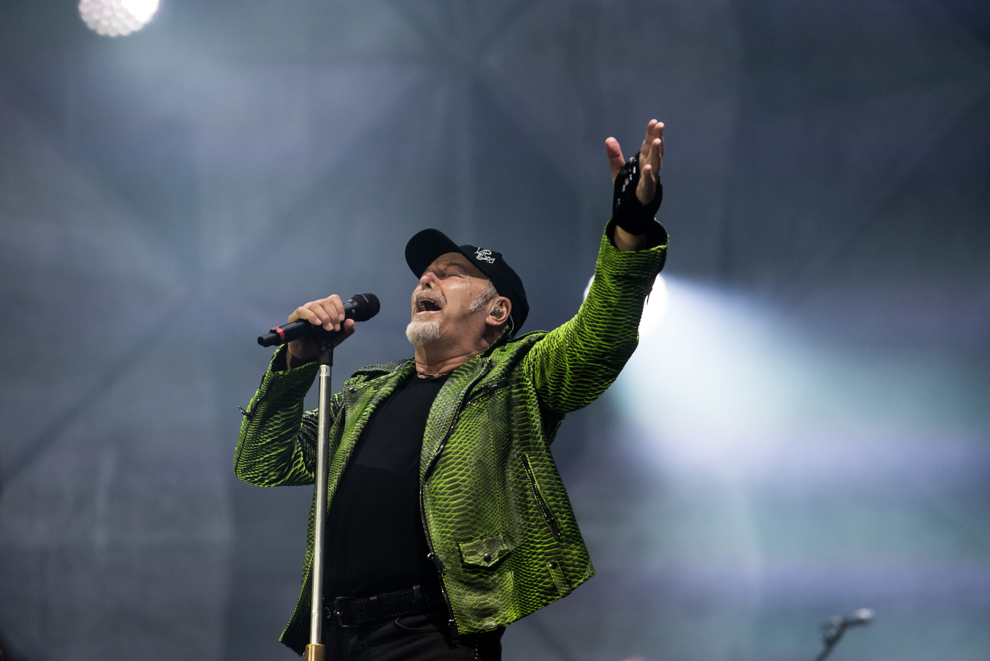 Vasco Rossi, tour 2024 a Milano e Bari: dalle 12 di oggi, prevendite aperte per i soci del fan club