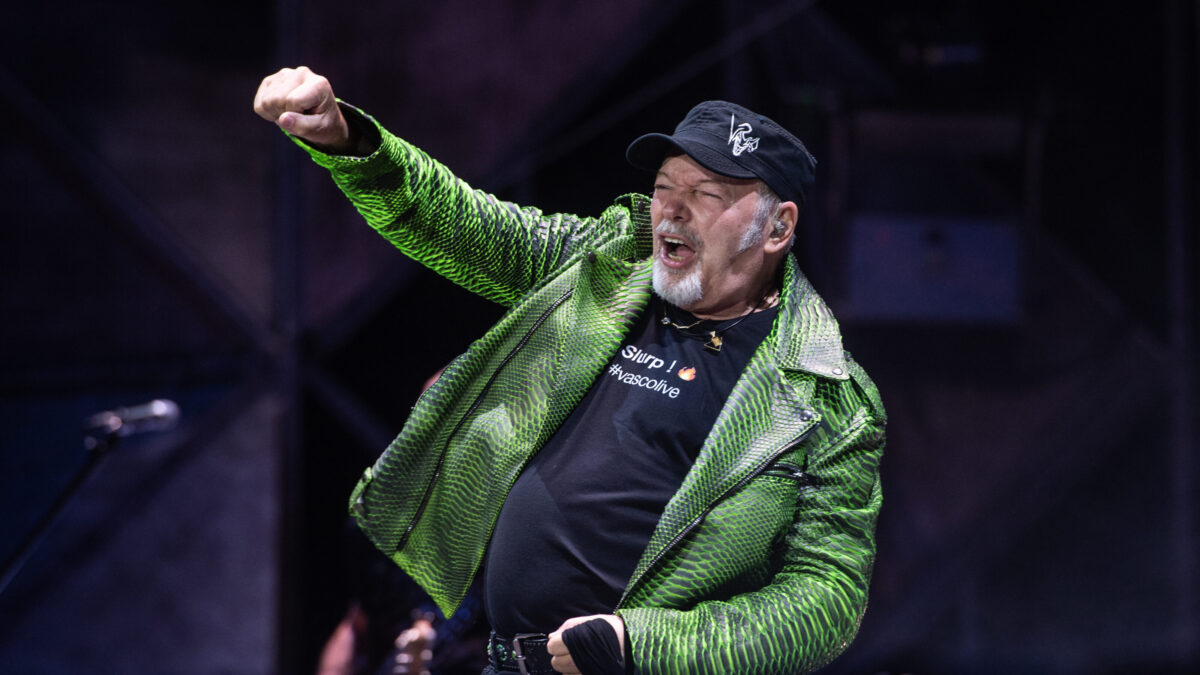 Vasco Rossi, tour 2024: prevendite per il fan club, biglietti e date dei concerti a Milano e Bari