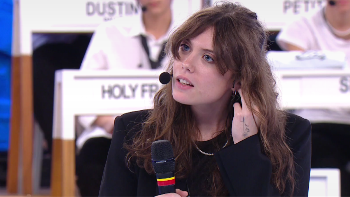 Follia, Lil Jolie: testo e significato della canzone prodotta da Zef (Amici 2023)