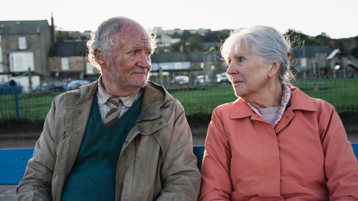 L’imprevedibile viaggio di Harold Fry: trailer e clip in italiano del film con Jim Broadbent (Al cinema dal 5 ottobre)