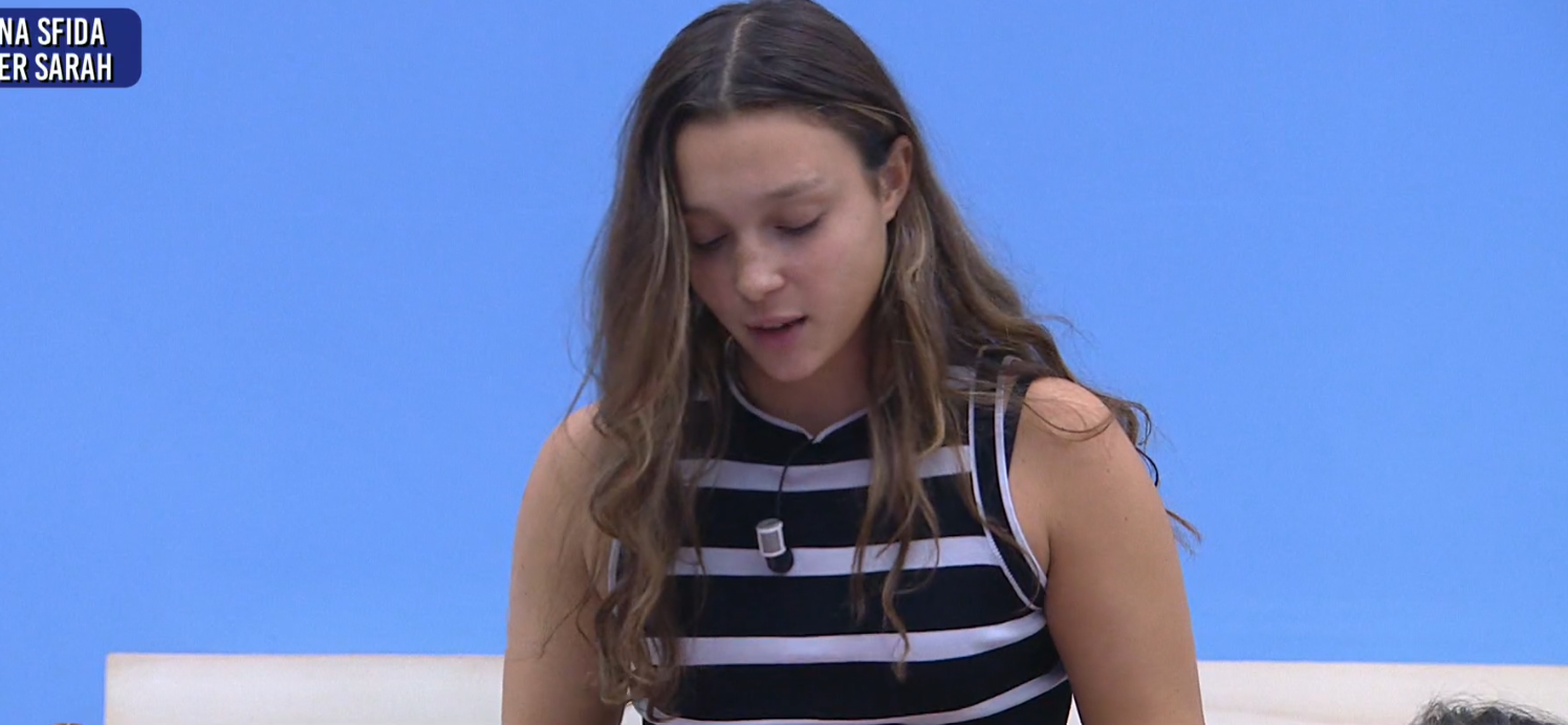Amici 2023, Anna Pettinelli manda Sarah in sfida con Alice: “La tua voce è infantile e puerile”. Poi critica Stella…