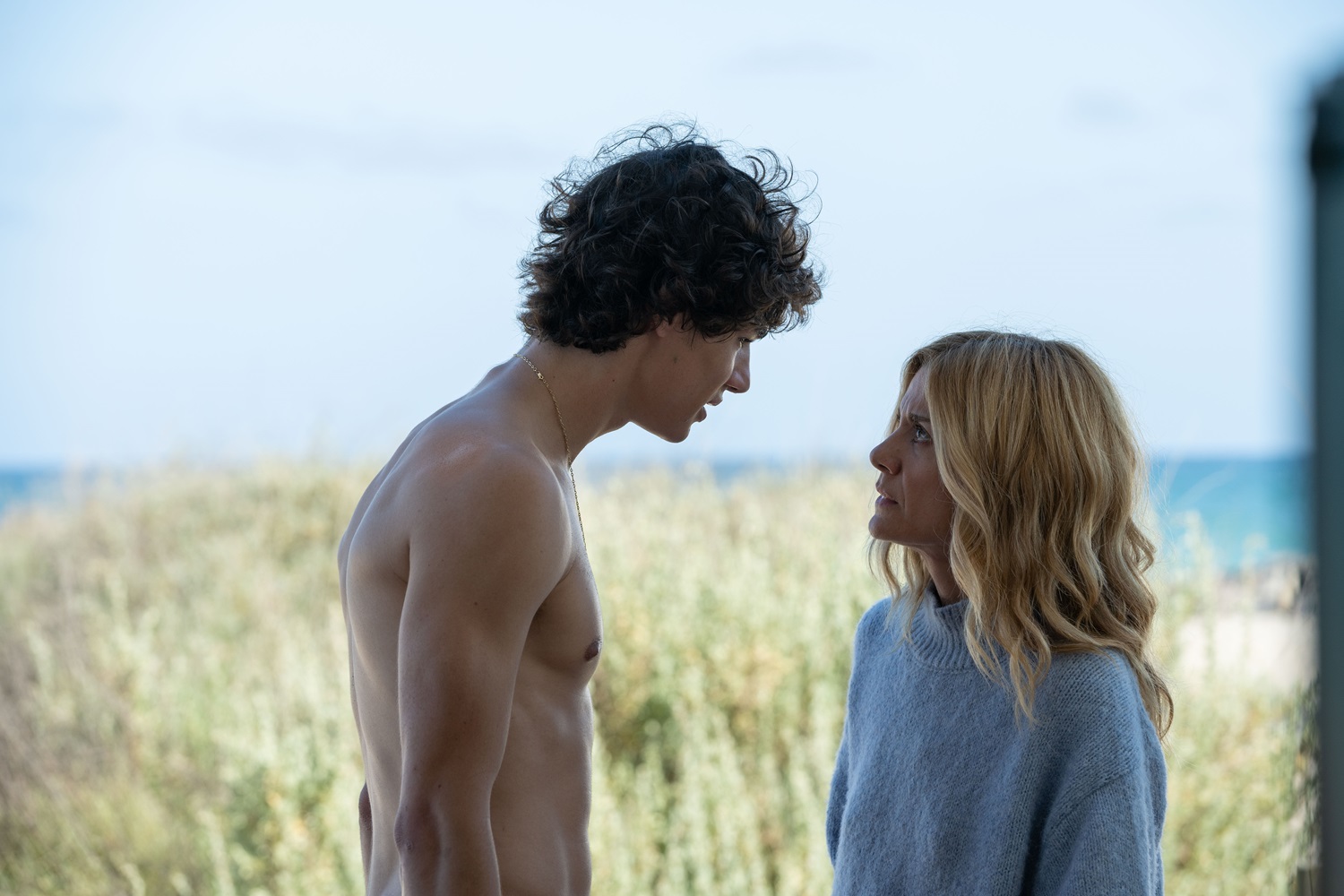 Escandalo, su Mediaset Infinity la serie con Fernando Linez di Elite: trama, cast e recensione