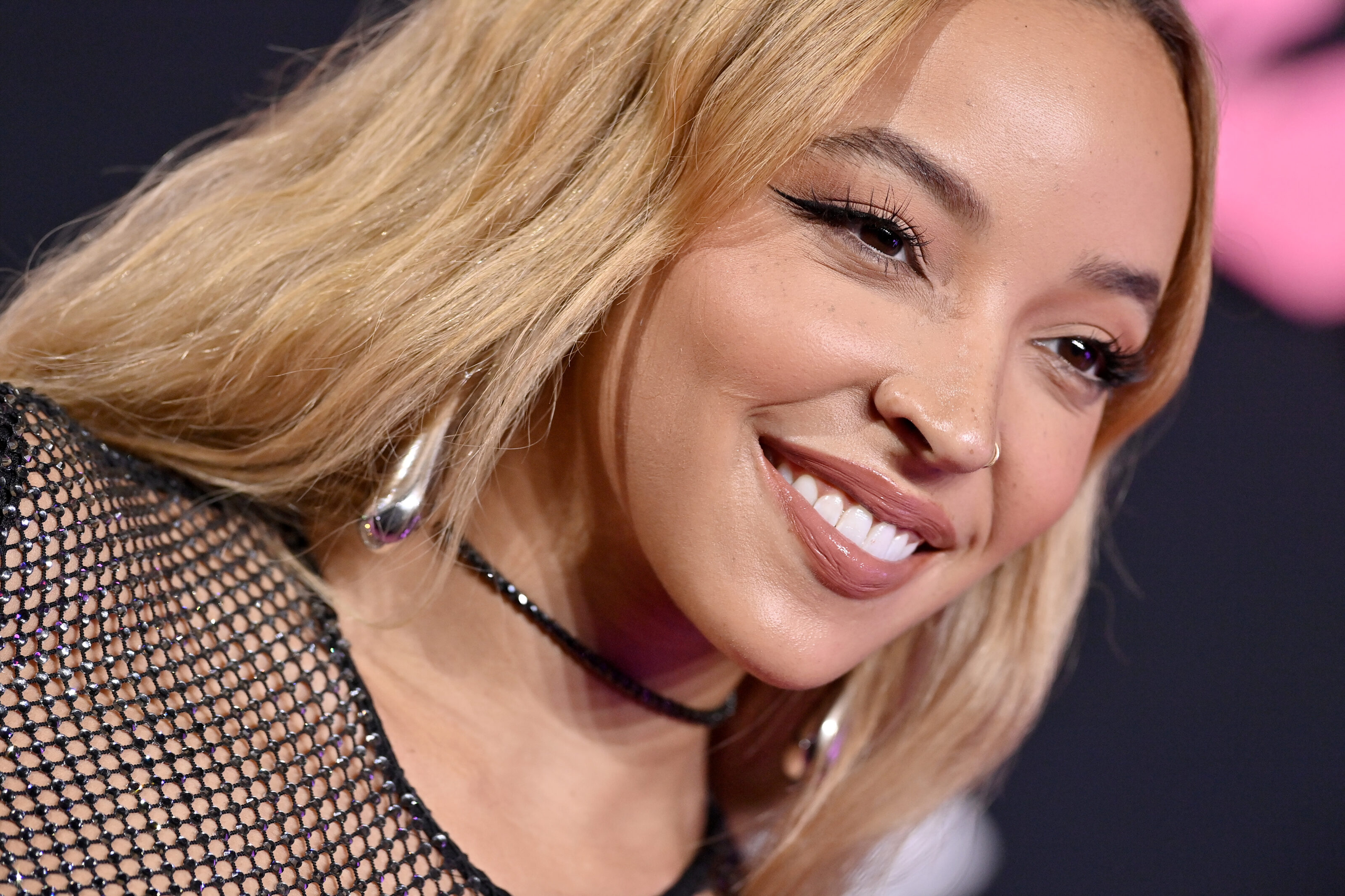 Tinashe chiede un ordine restrittivo: un ragazzo perseguita la cantante e si intrufola a casa sua