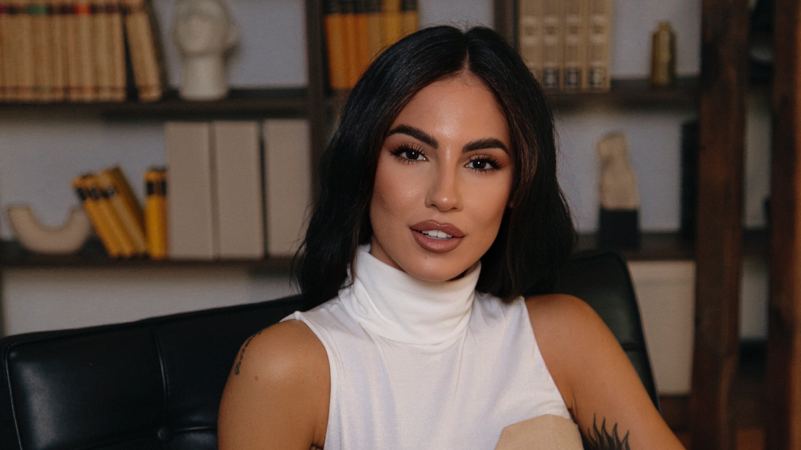 Giulia De Lellis a TvBlog: “Non sono ancora una conduttrice completa, ma aspiro a diventarlo”