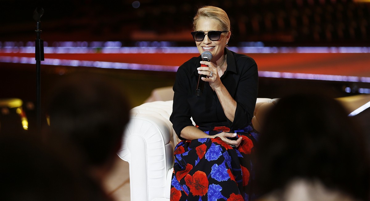 Heather Parisi: “Ad Amici, dovevo recitare un copione”. Mediaset agisce per vie legali