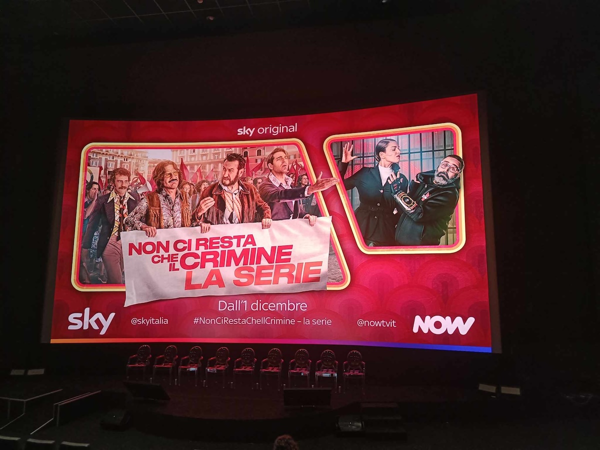 Non ci resta che il crimine – La serie, la conferenza stampa in liveblogging
