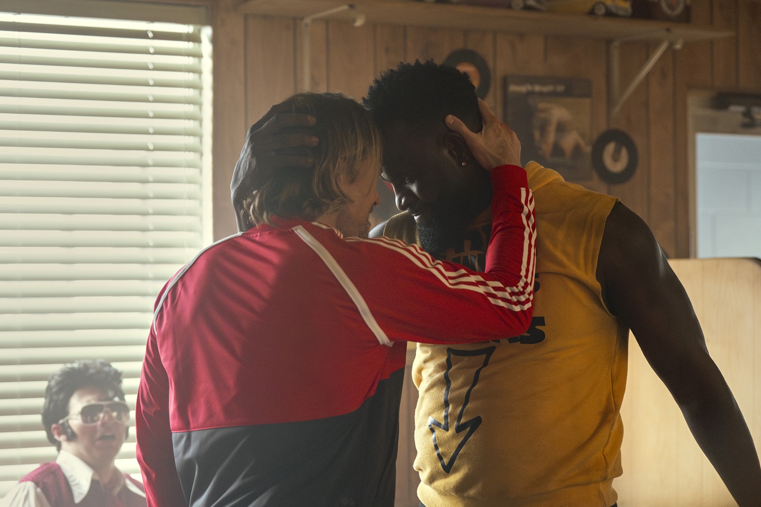 Obliterated Una Notte da Panico le immagini della serie Netflix