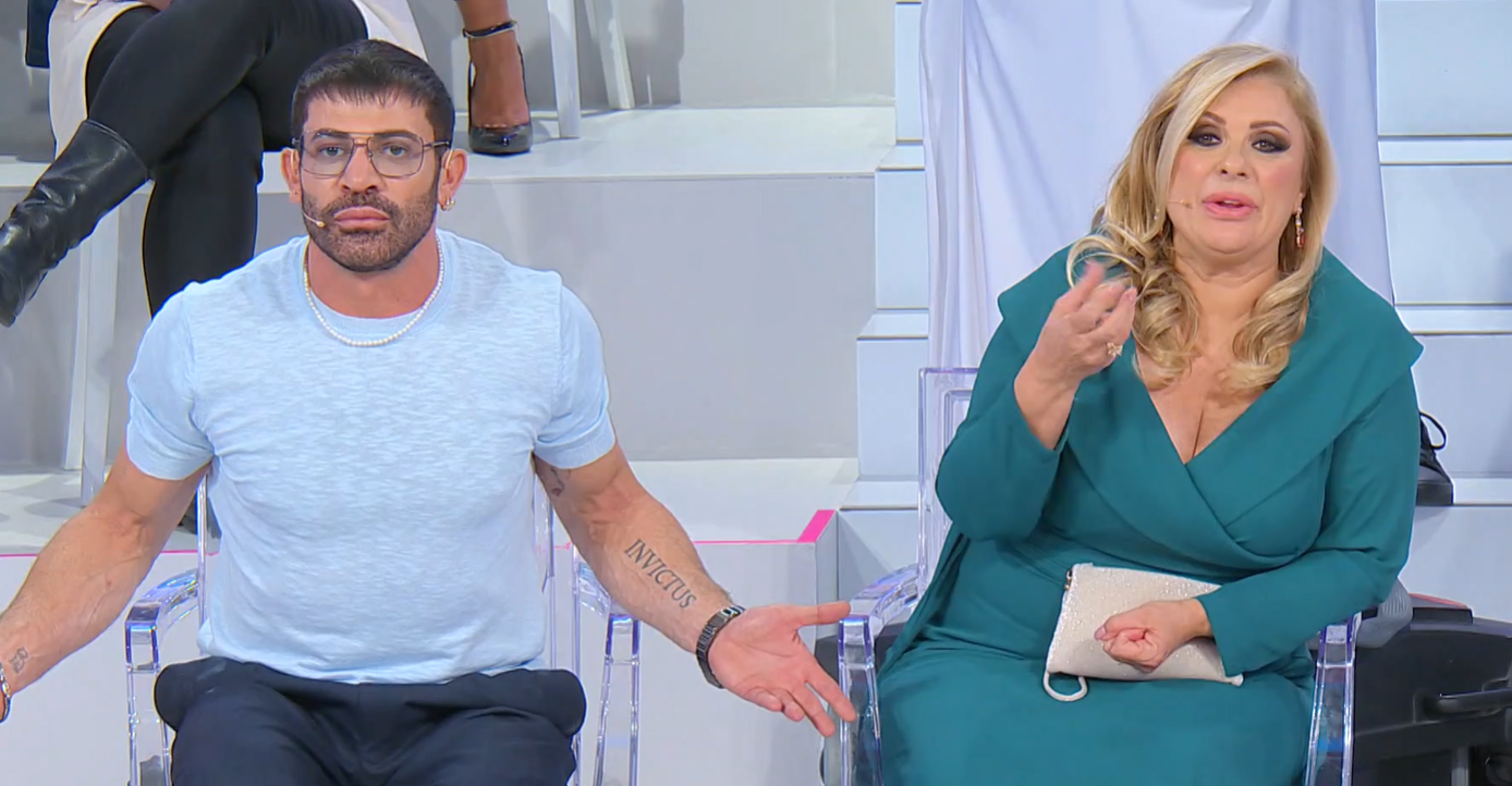 Uomini e Donne puntata 10 novembre 2023: Maurizio ed Elena lasciano insieme il programma