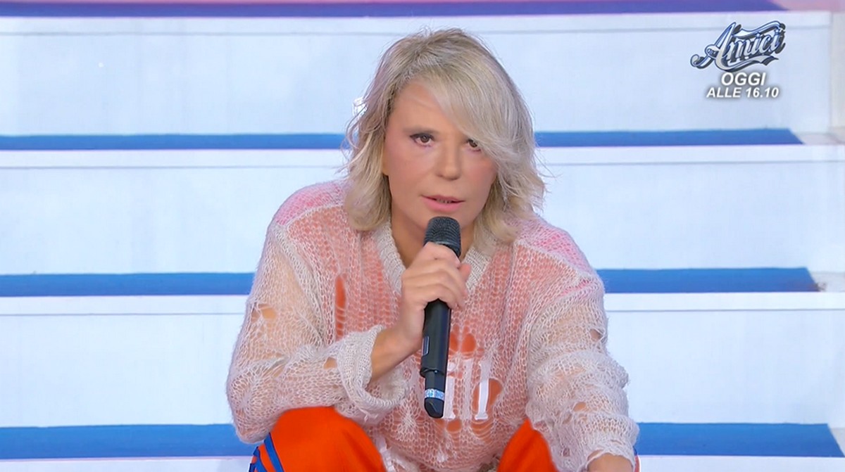 Uomini e Donne, puntata di oggi 6 novembre 2023: Barbara vince la sfilata