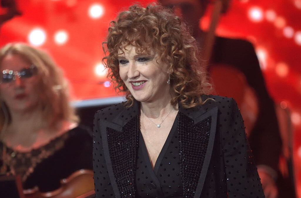 Fiorella Mannoia in gara a Sanremo 2024 con Mariposa