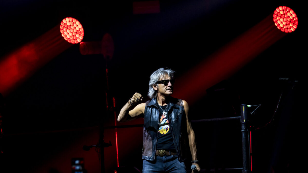 La scaletta di Ligabue in concerto al Palasele di Eboli: orario e biglietti
