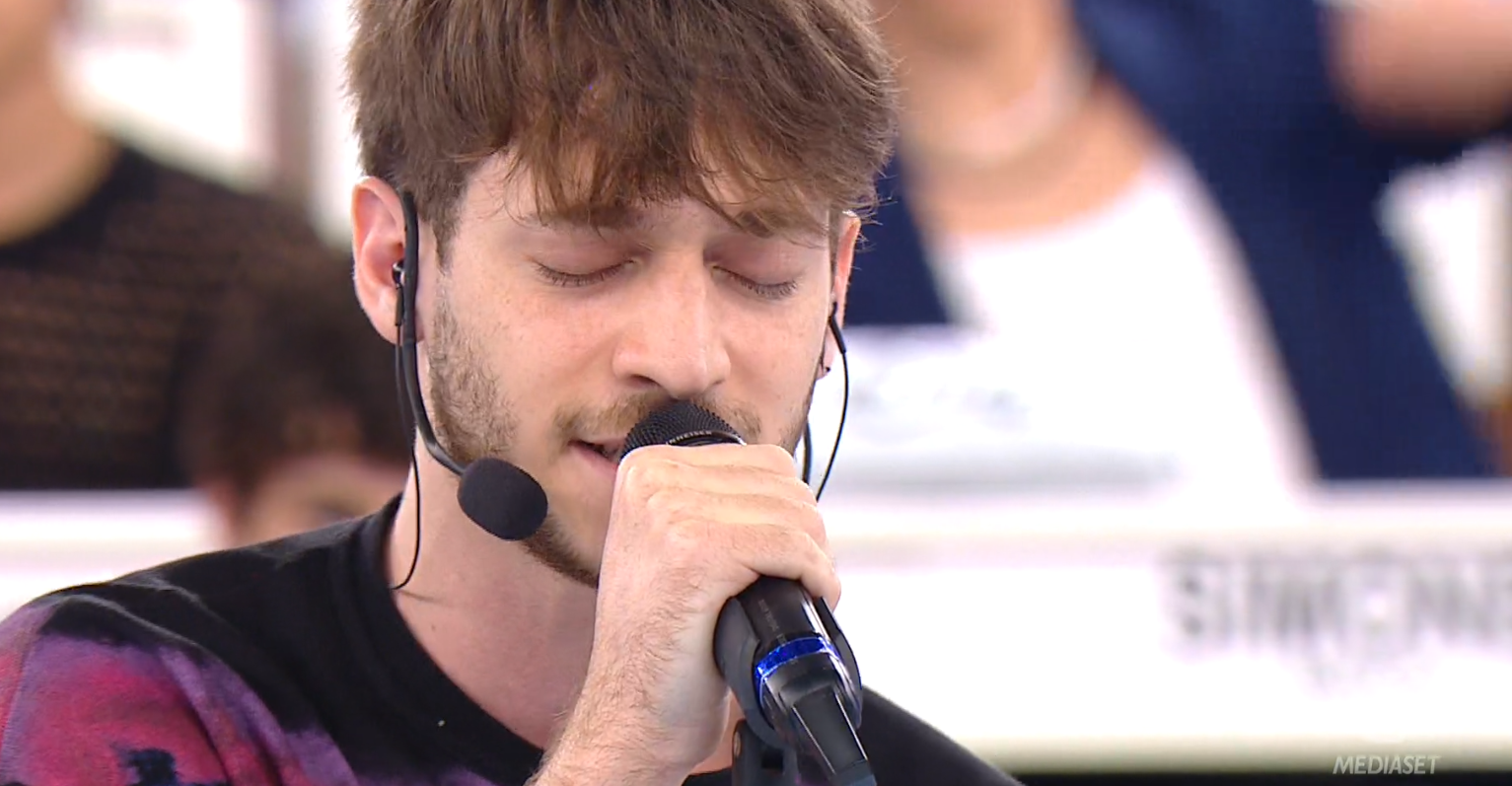 Nuvola, Holden: testo e significato, ascolta la canzone (inedito Amici 23)