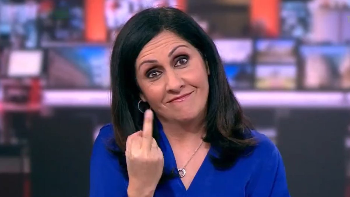 La giornalista della BBC fa il dito medio in onda, poi si scusa (VIDEO)