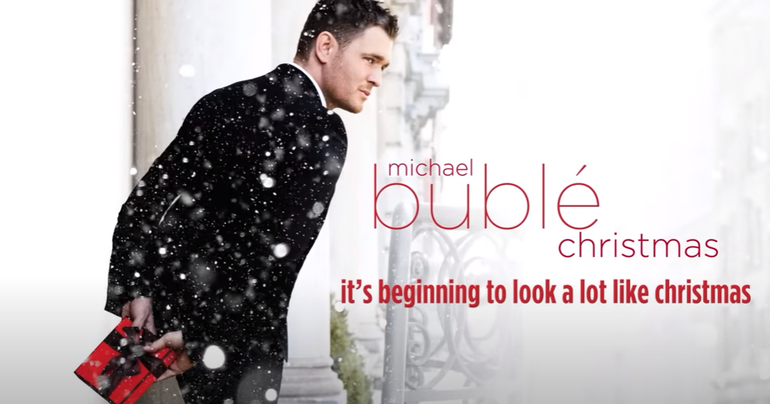 Traduzione, testo e significato di ‘It’s Beginning to Look a Lot Like Christmas’ di Michael Bublé: ascolta la cover