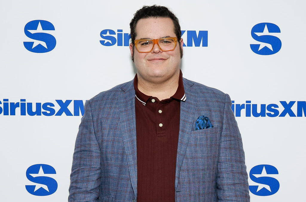 Josh Gad spiega che cosa è accaduto a “Shrunk”, il reboot di “Tesoro mi si sono ristretti i ragazzi”