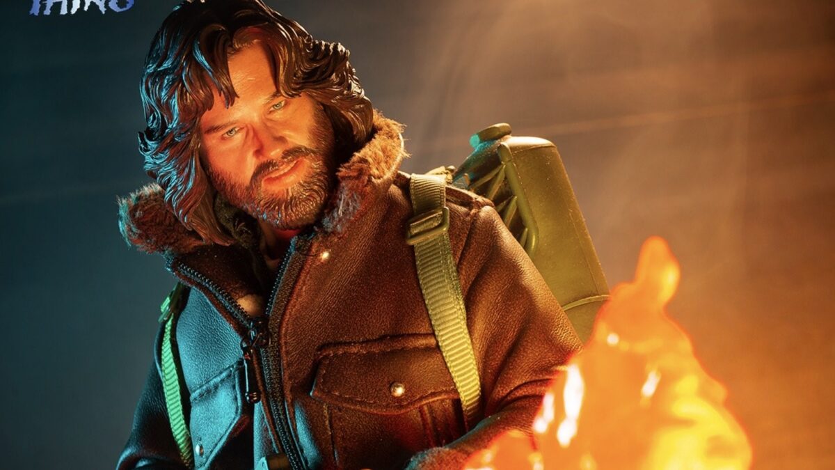 La Cosa, action figures: Mondo presenta il MacReady di Kurt Russell e NECA si ispira all’iconico poster del film