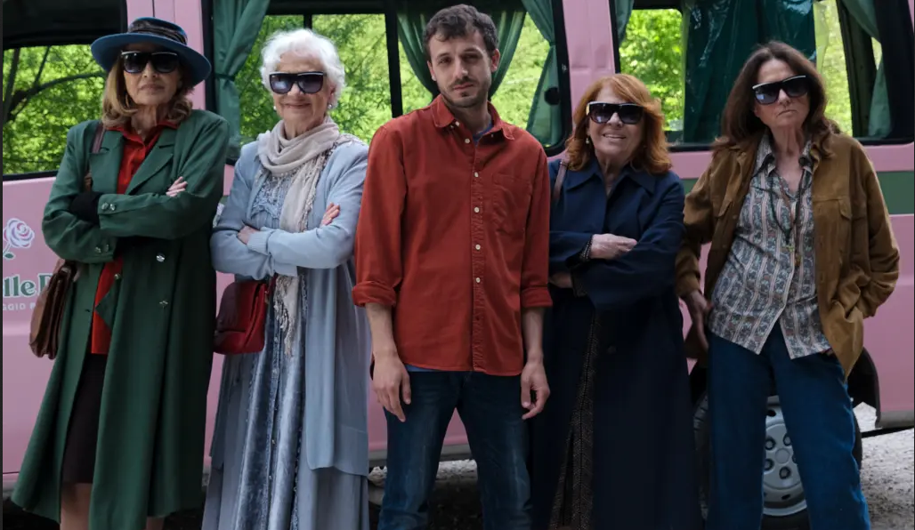 L’Età Giusta: video interviste e trailer della commedia di Alessio Di Cosimo (un’esclusiva Paramount+ dal 24 dicembre)