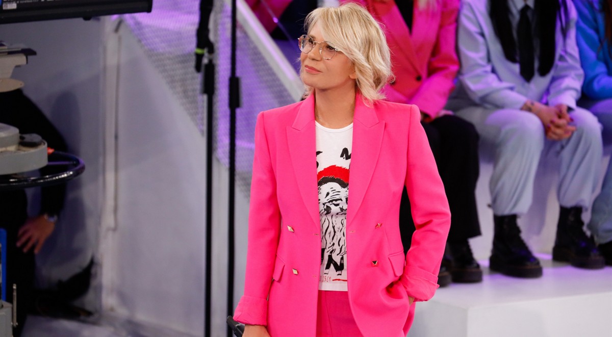 Anticipazioni Amici 2024, puntata 7 gennaio: sfide, tutti gli spoiler, le classifiche e… un disco d’oro