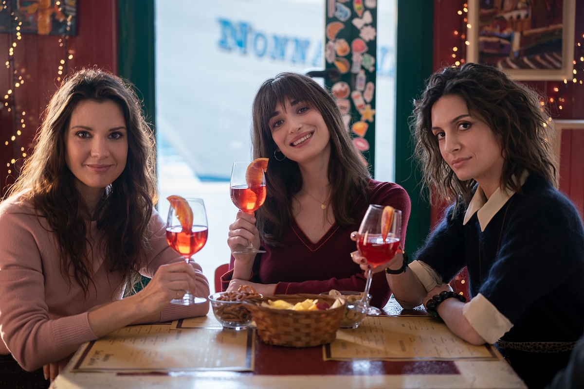 Odio il Natale 2, essere senza vergogna una semplice commedia romantica natalizia: la recensione