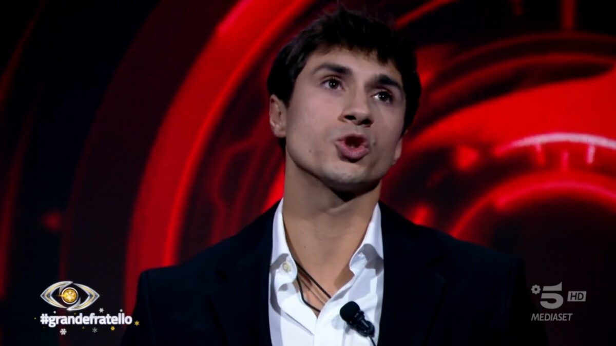 Grande Fratello 2023, puntata sabato 9 dicembre: Mirko eliminato; Marco, Perla, Sara e Vittorio al televoto