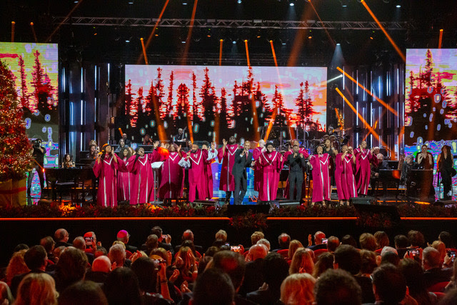 Concerto di Natale 2023 in Vaticano, stasera su Canale 5: cantanti ospiti, cast, tutte le anticipazioni