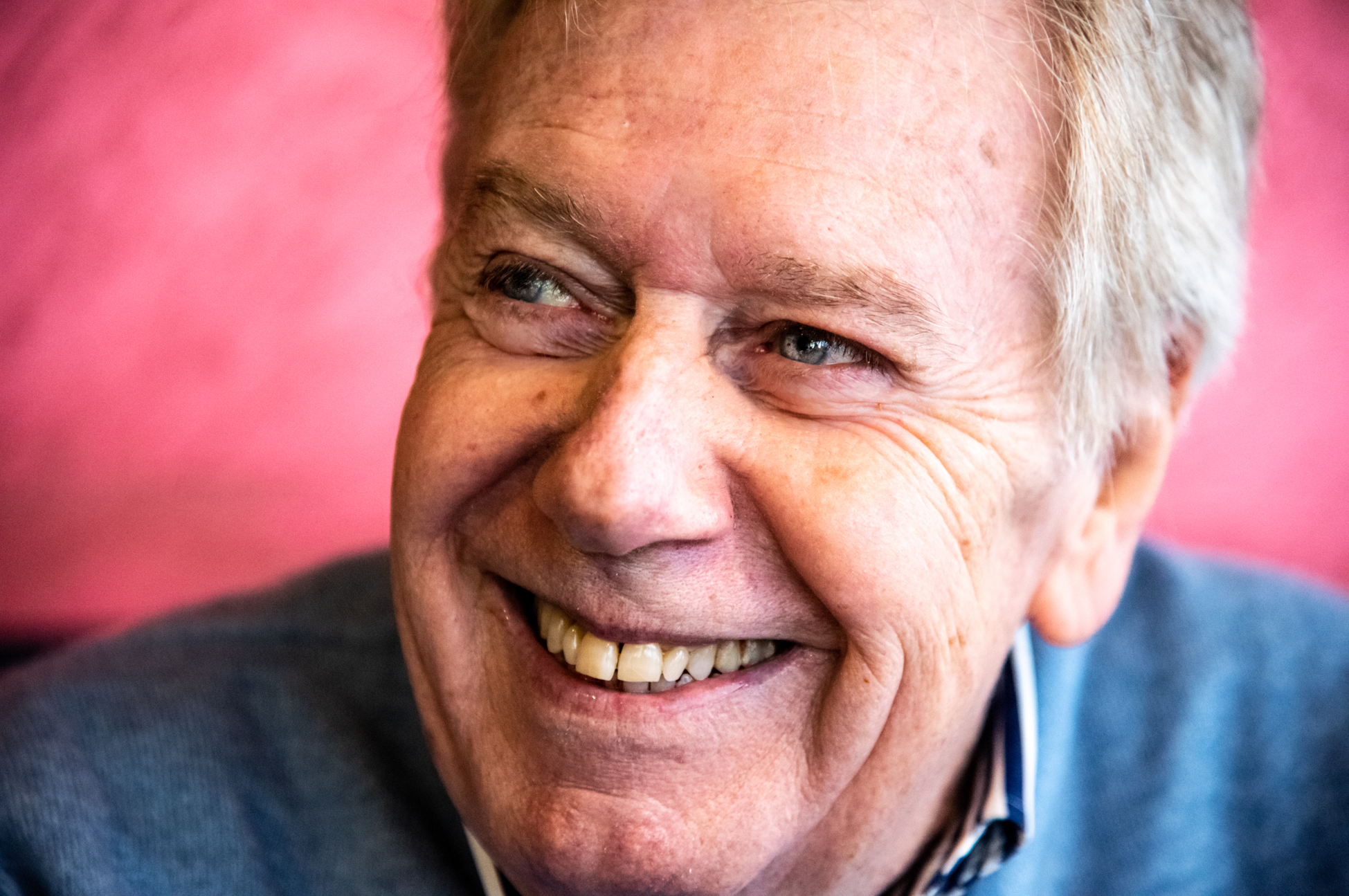 Claudio Lippi: “Da 60 anni col sorriso per il pubblico, la tv per me è tutto. Nuovo programma in Rai? Trattative in pausa” (Esclusiva TvBlog)
