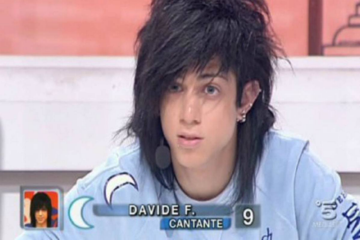 Davide Flauto a TvBlog: “Io come Mew, lasciai Amici per lo stress, soffrivo perché mi davano dell’emo”
