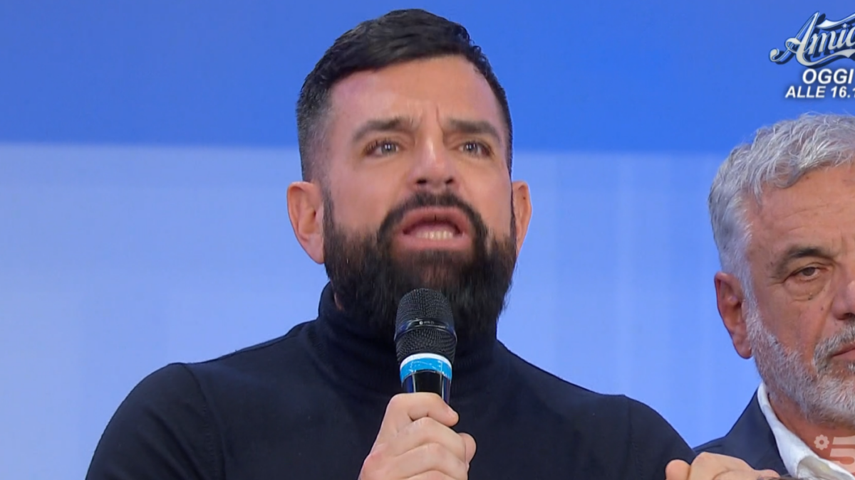 Uomini e Donne, puntata 10 gennaio 2024: Asmaa contro Alessandro, Federico lascia il programma