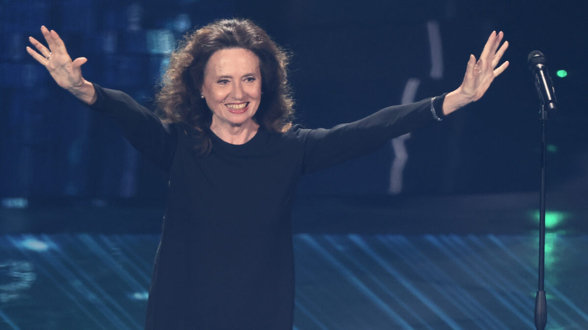 Gigliola Cinquetti a Sanremo 2024. E la cantante parla degli incontri con i Rolling Stones, Tenco e Modugno