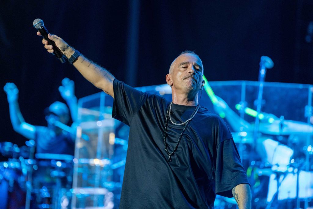 Sanremo 2024, Eros Ramazzotti ospite: quante volte ha partecipato, cosa canterà, curiosità