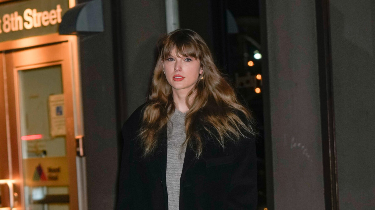 Arrestato uomo vicino all’abitazione di Taylor Swift: accusato di molestie e stalking. Non è la prima volta per la popstar