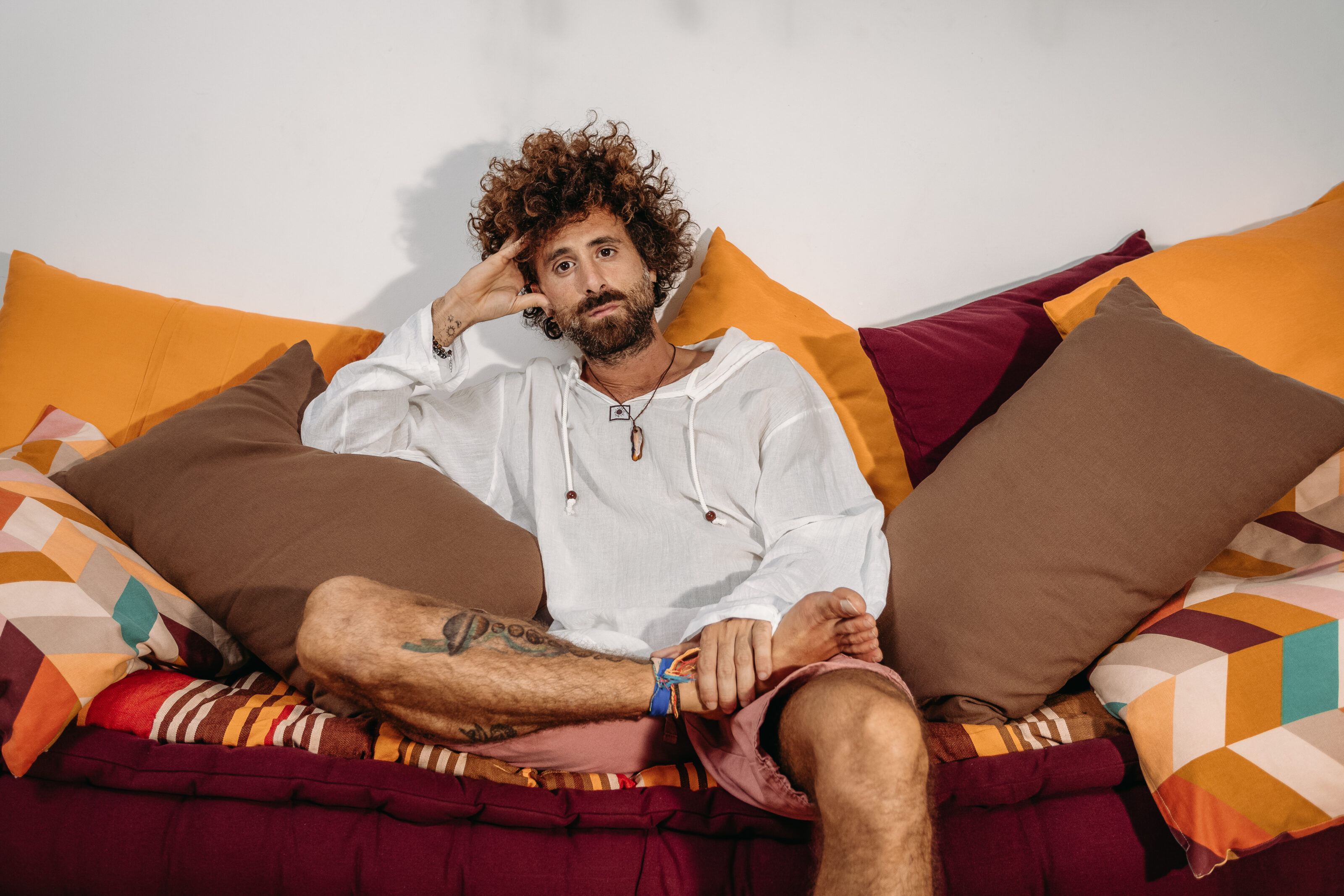 Gio Evan, ‘Ribellissimi’ è il suo nuovo progetto: “Sono felliniano, un amante degli artisti, non solo dell’arte” (intervista)