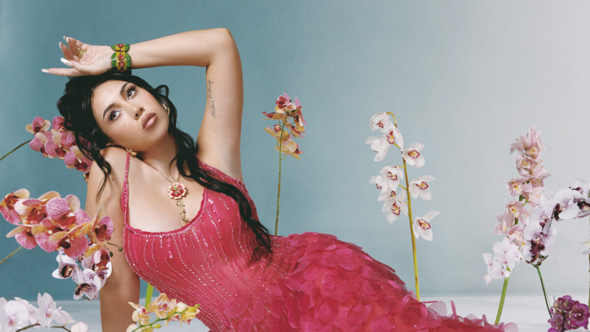 Igual Que un Ángel, Kali Uchis feat. Peso Pluma: testo e significato, ascolta la canzone