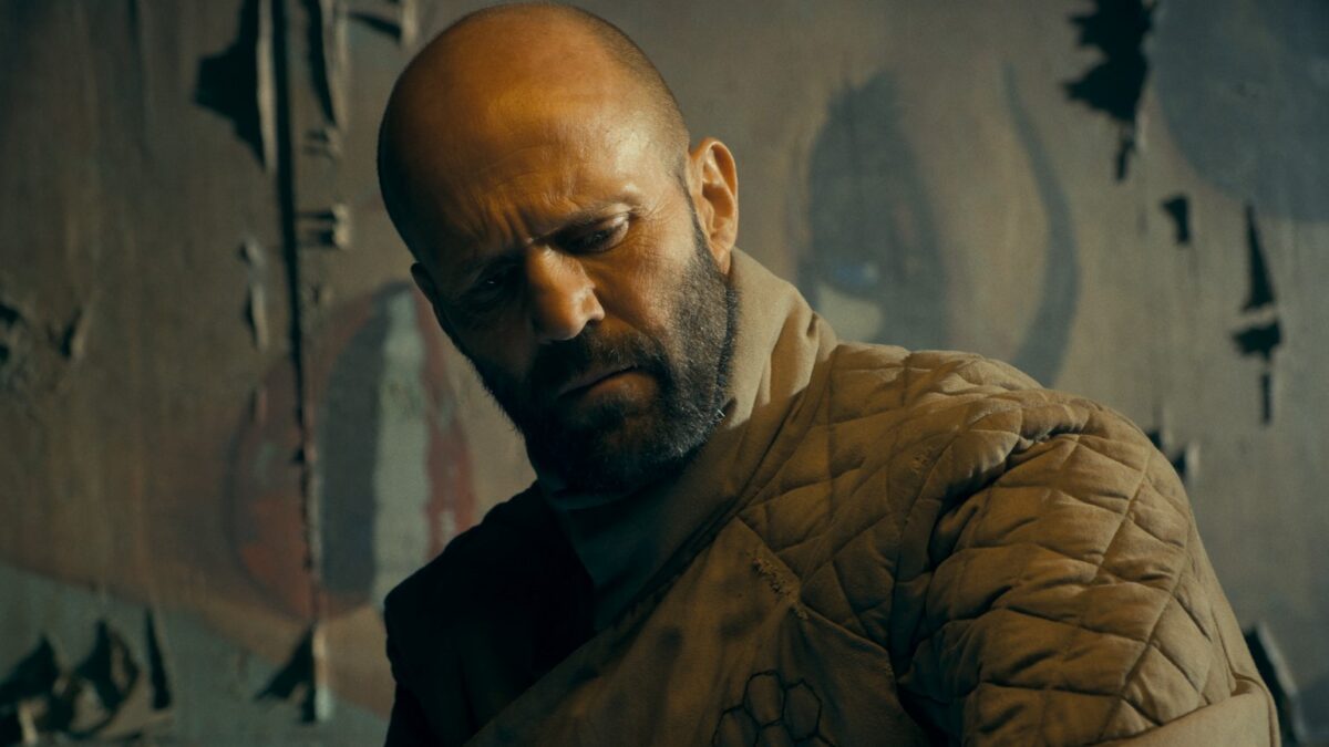 The Beekeeper, recensione: Jason Statham inarrestabile per un coinvolgente action che ammicca agli anni ’80