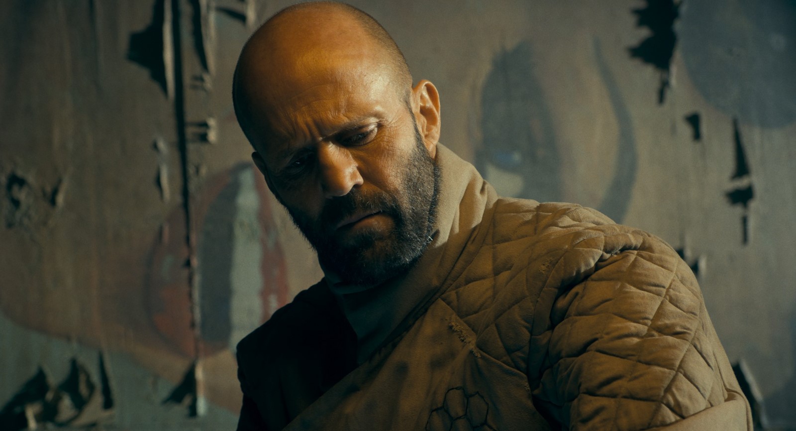 The Beekeeper, recensione: Jason Statham inarrestabile per un coinvolgente action che ammicca agli anni ’80