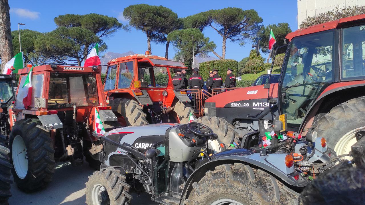Sanremo 2024, la protesta degli agricoltori nella quarta serata (ma dentro un comunicato)