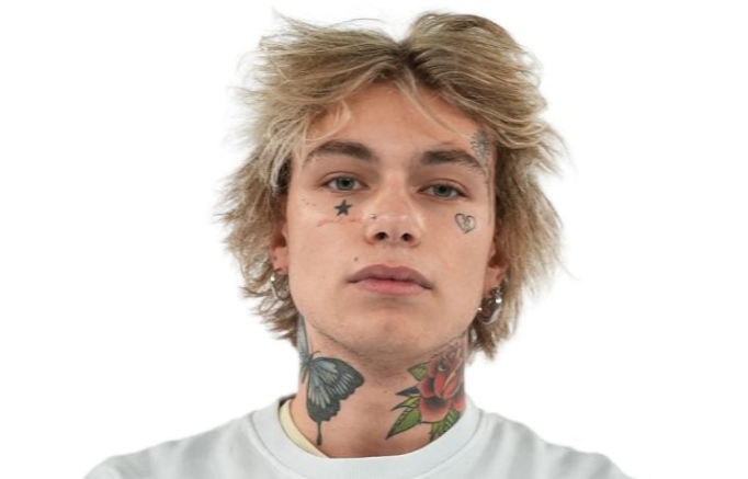 Chi è Ayle, il cantante di Amici 23