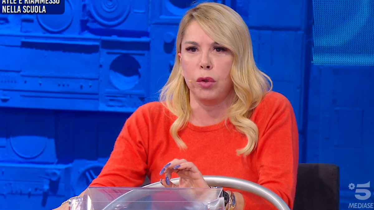 Amici, anticipazioni puntata 25 febbraio 2024: tre allievi al serale (e un eliminato a sorpresa)