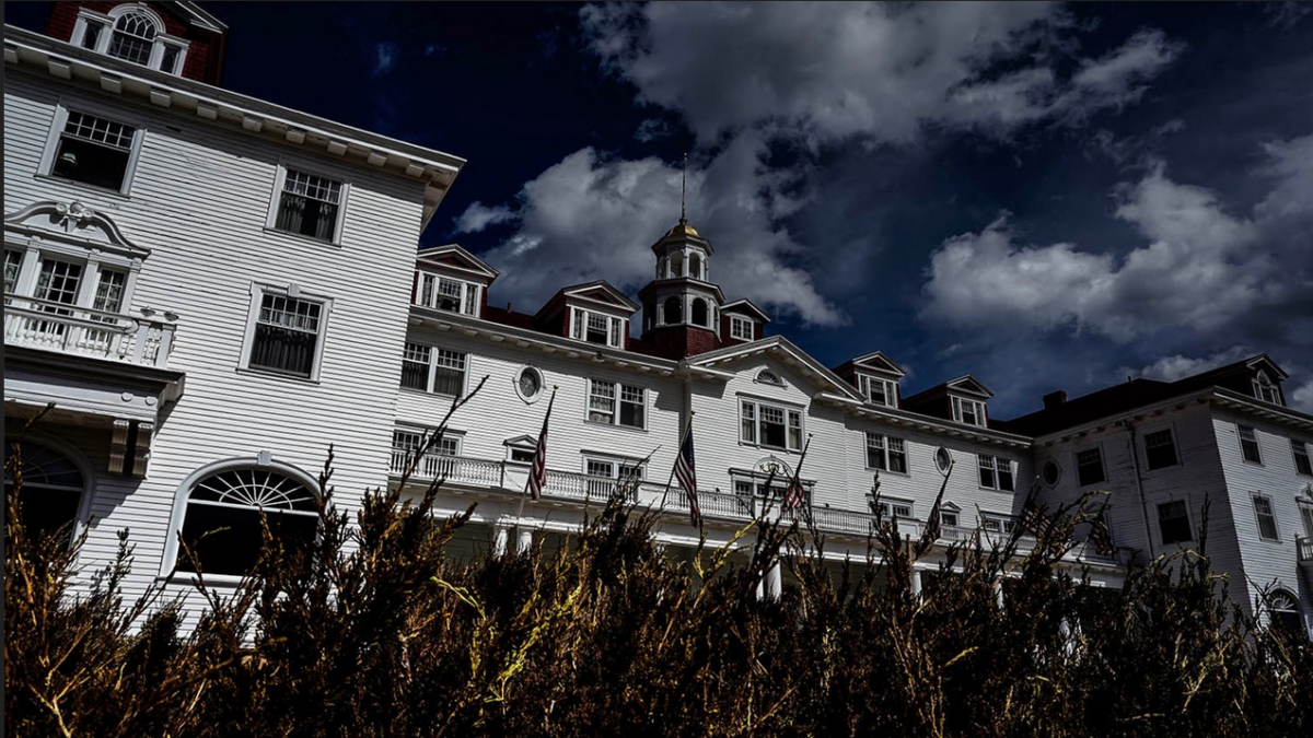 Blumhouse e l’hotel che ha ispirato “Shining” siglano una partnership per creare un museo horror