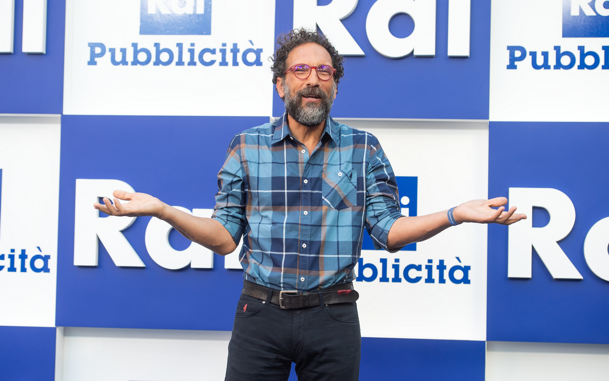 Dagospia stronca Il Provinciale, Federico Quaranta reagisce: “Critica imbarazzante, rosico! Prima di giudicare, guardate il programma!”