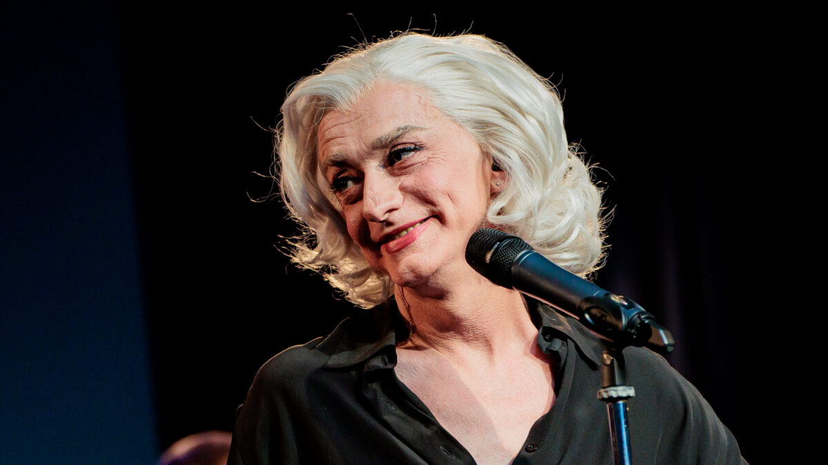 Da questa parte, Drusilla Foer: testo e significato, ascolta la canzone