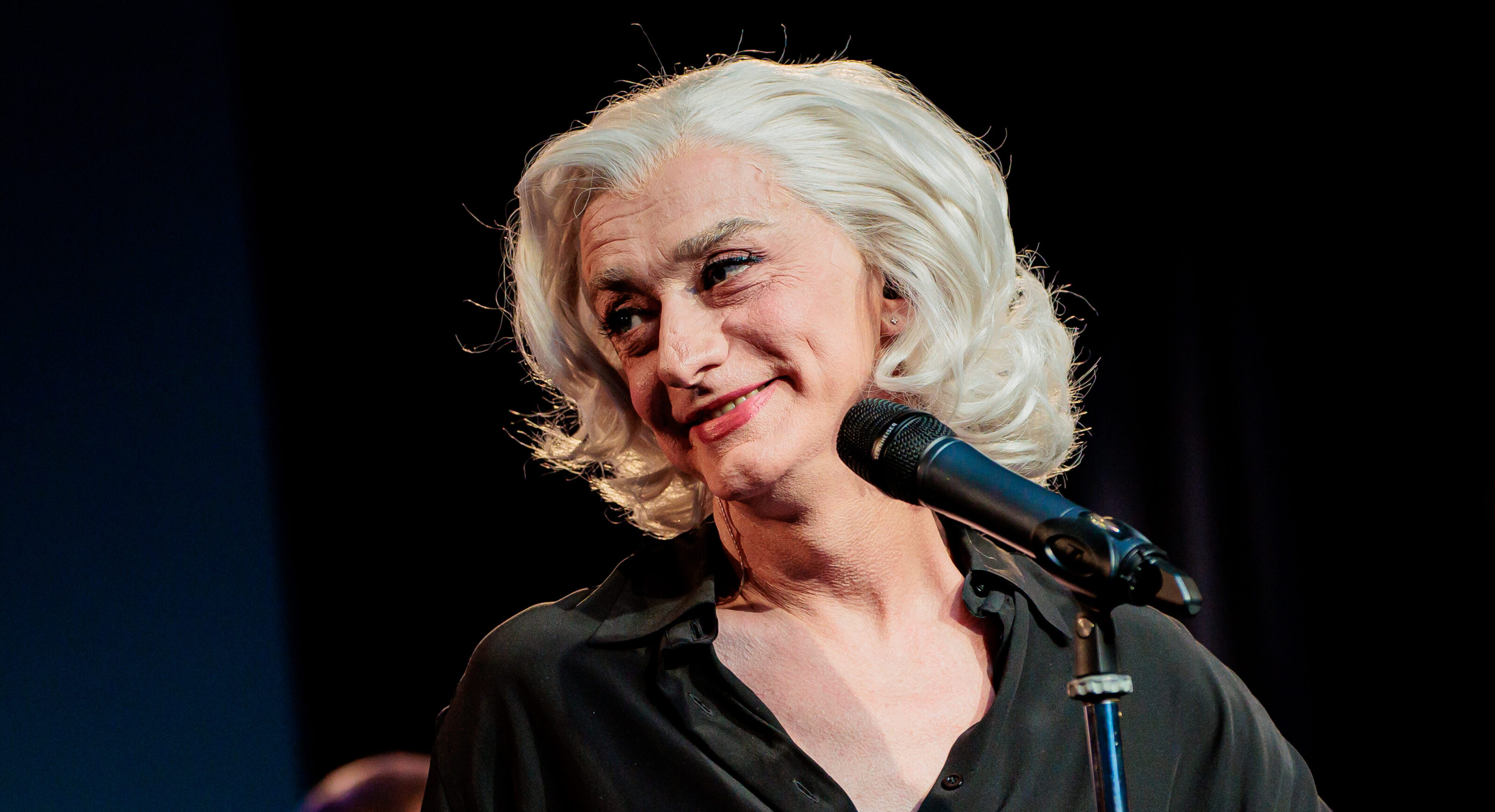 Da questa parte, Drusilla Foer: testo e significato, ascolta la canzone