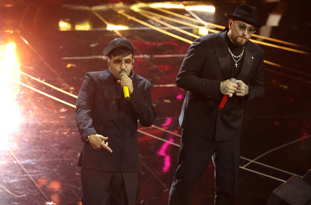 Sanremo 2024, Geolier commenta i fischi all’Ariston: “È stato bruttissimo”. Amadeus: “Mi è dispiaciuto”