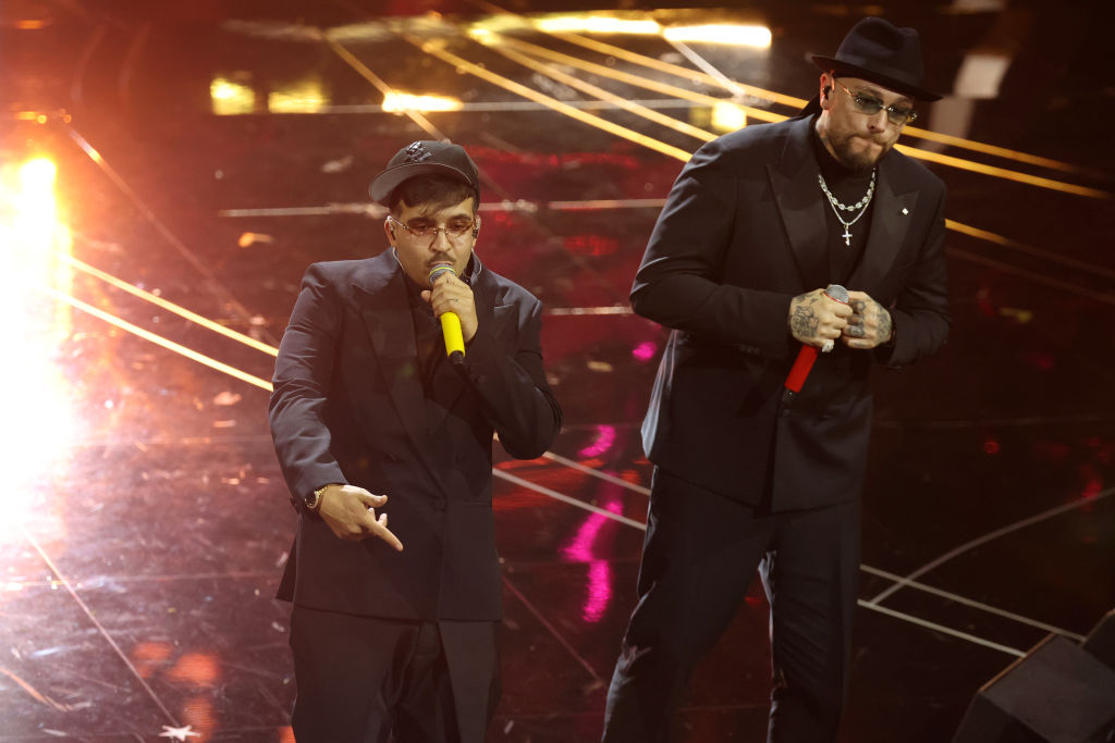 Sanremo 2024, Geolier commenta i fischi all’Ariston: “È stato bruttissimo”. Amadeus: “Mi è dispiaciuto”