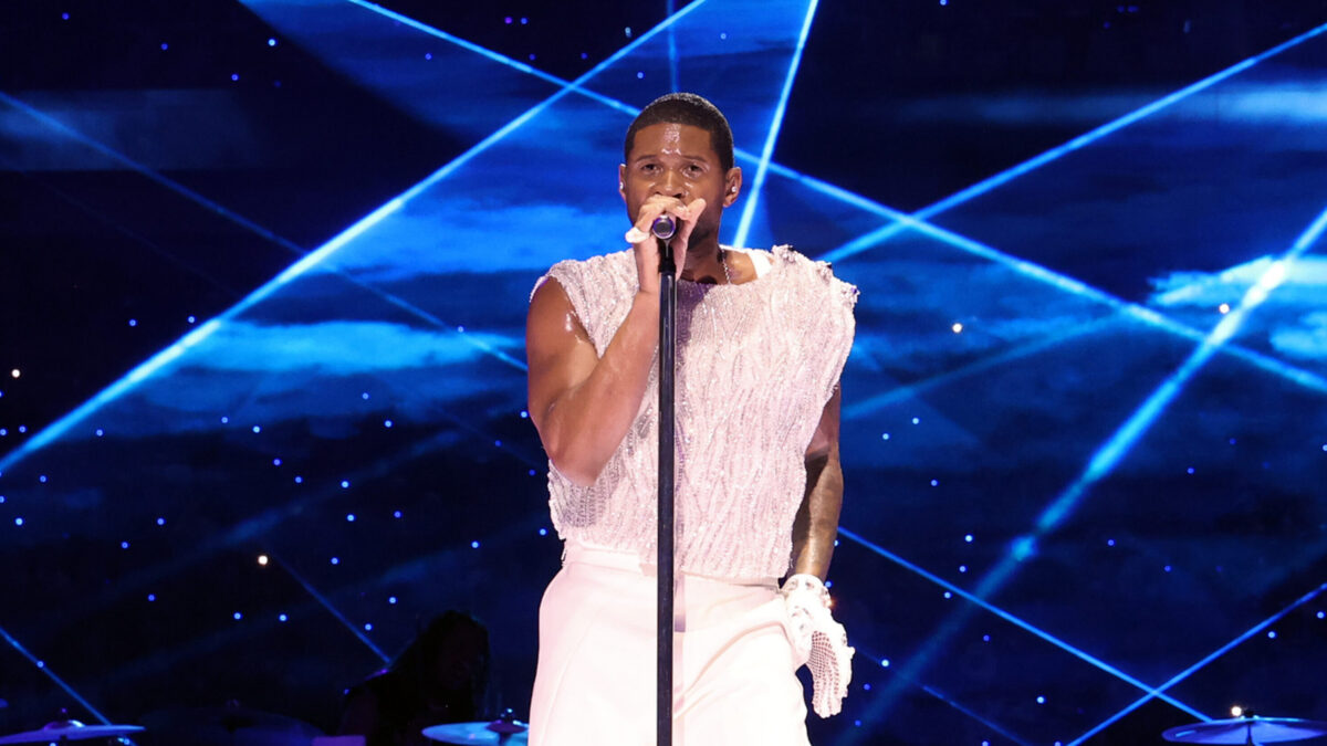 Usher al Super Bowl 2024: i cantanti ospiti e la scaletta (delusione per l’assenza di Justin Bieber)
