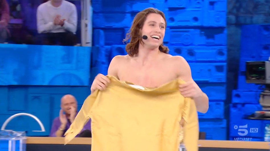 Amici 23, cosa è successo domenica 4 febbraio: Dustin al Serale, problemi per Ayle, Lo elimina Simone