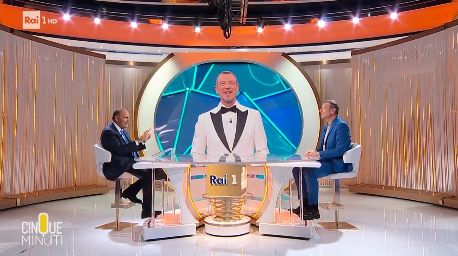 Sanremo 2024, Amadeus e il lungo day after tra Vespa e Affari Tuoi: “È il momento giusto per chiudere”